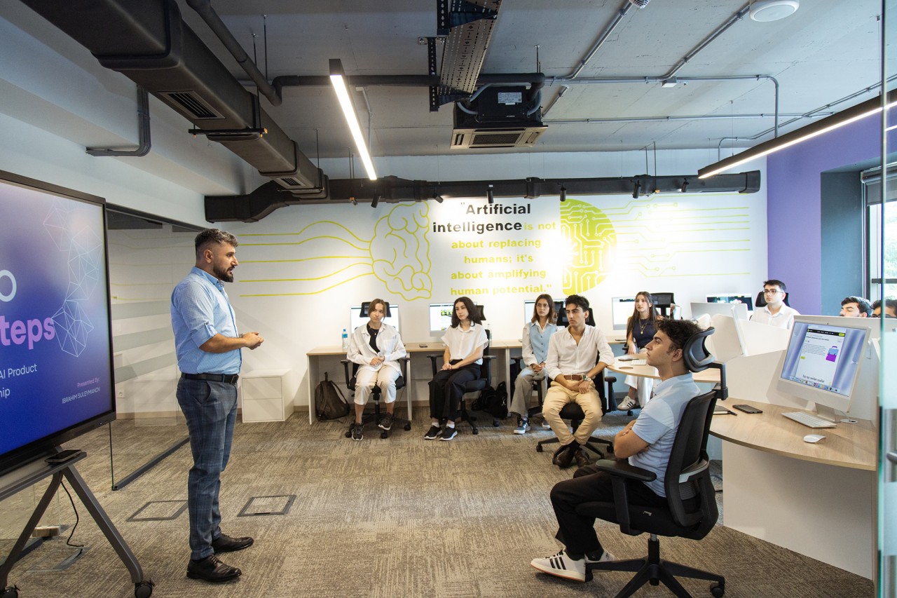 Nazirlər Süni İntellekt Akademiyasında - FOTOLAR